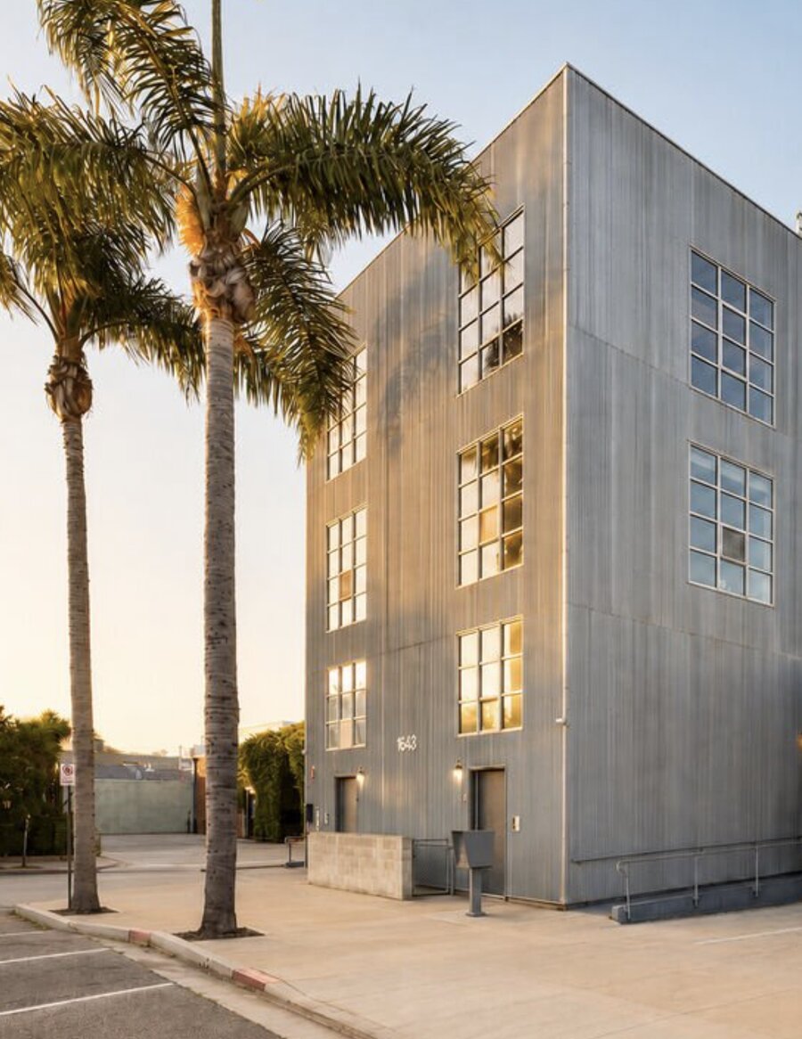 Exterior of the Frank Gehry / Charles Arnoldi building at 1643 12th Street, Santa Monica